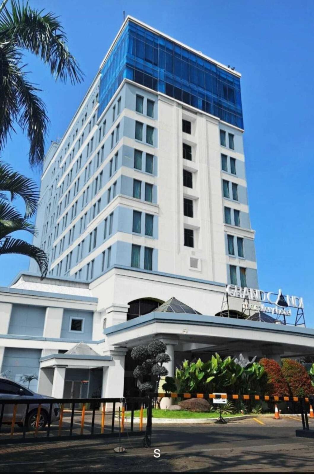 Grand Candi Hotel Semarang Exterior photo