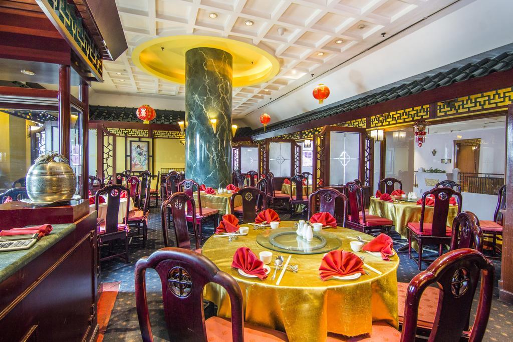 Grand Candi Hotel Semarang Exterior photo