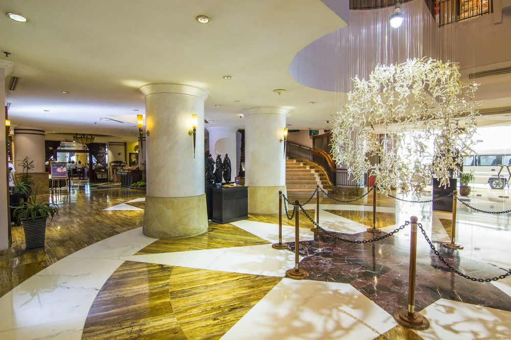 Grand Candi Hotel Semarang Exterior photo