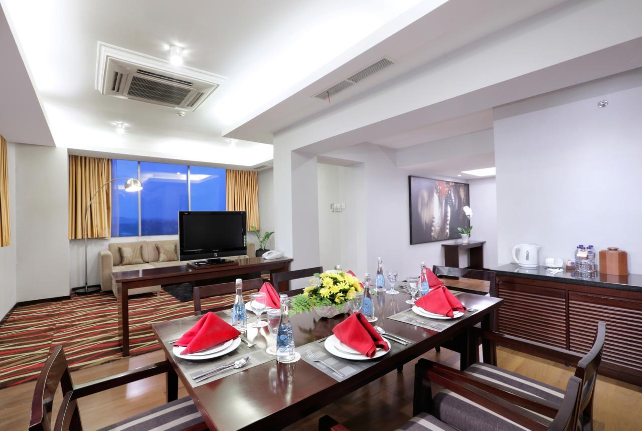 Grand Candi Hotel Semarang Exterior photo