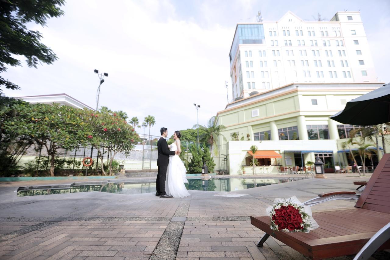 Grand Candi Hotel Semarang Exterior photo
