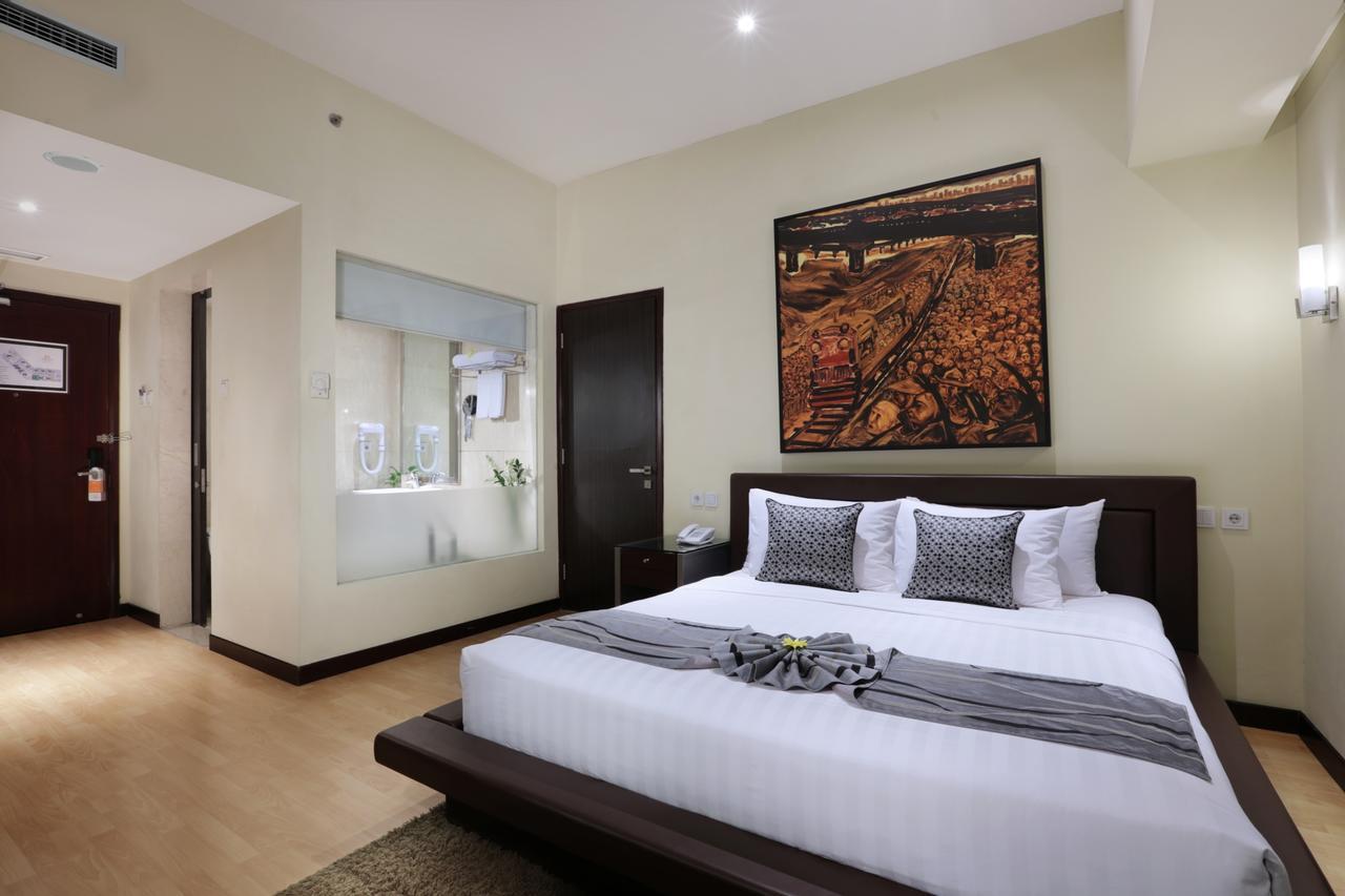 Grand Candi Hotel Semarang Exterior photo