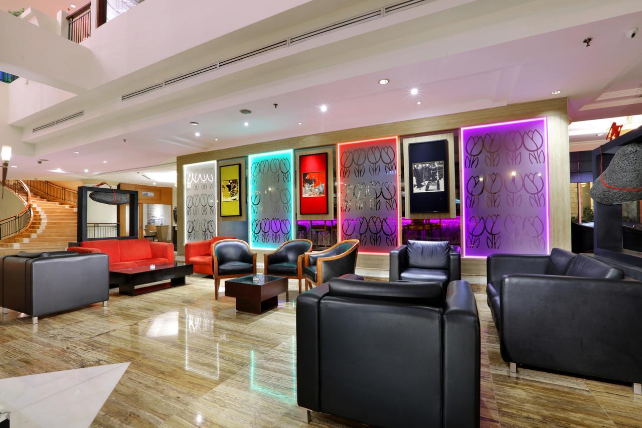 Grand Candi Hotel Semarang Exterior photo