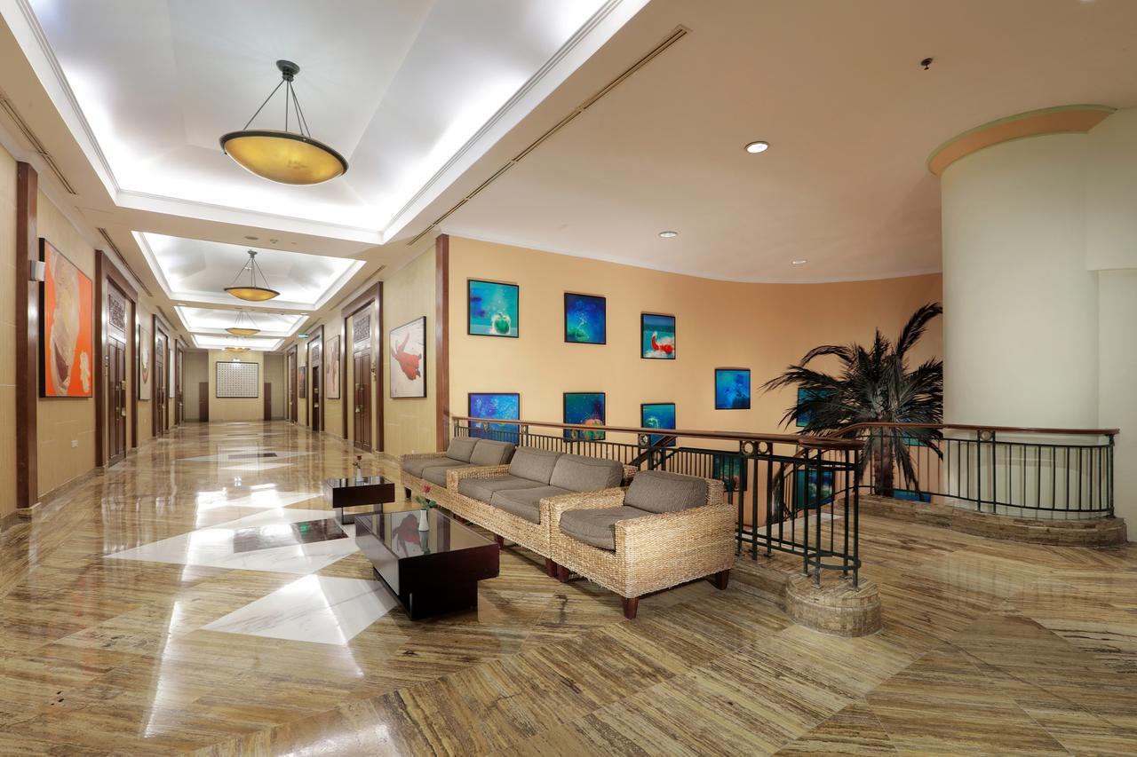Grand Candi Hotel Semarang Exterior photo